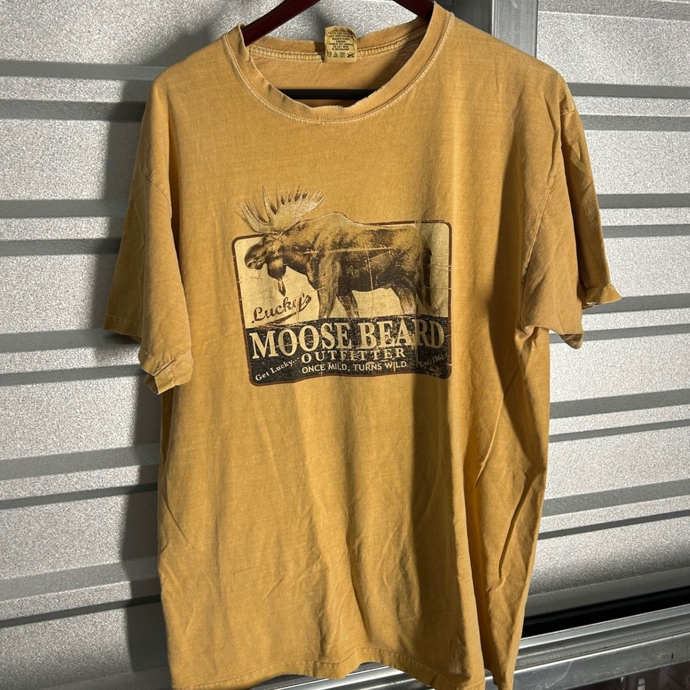 Cabelas Graphic Tee Mens Medium Yellow Moose Beard Outfitter Gorpcore Outdoors